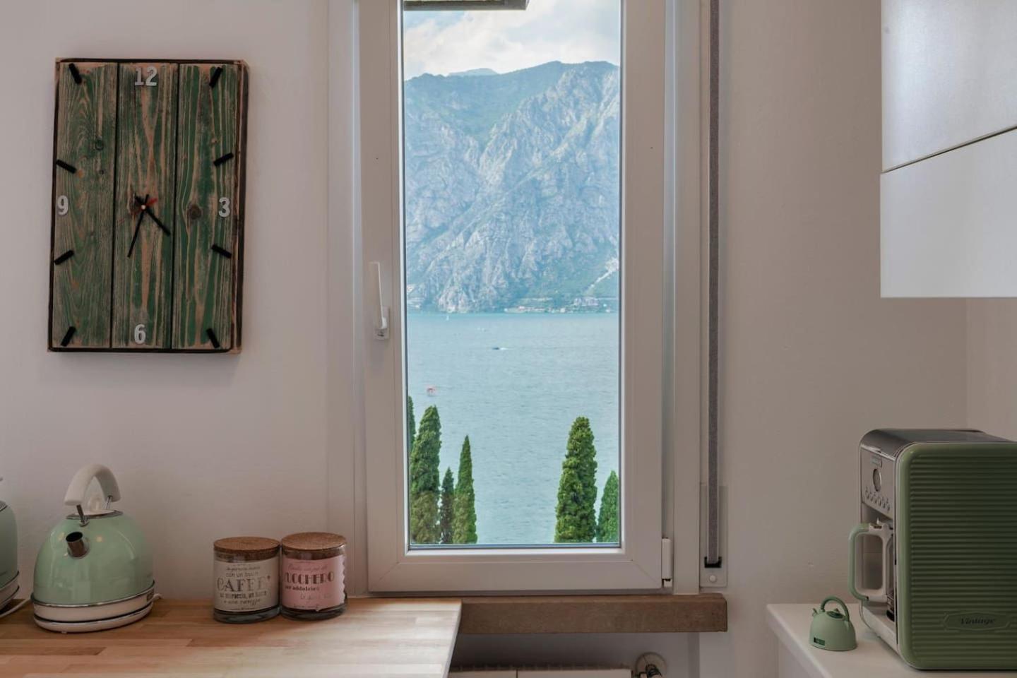 Finestra Sul Lago Malcesine Apt Riva Exterior photo
