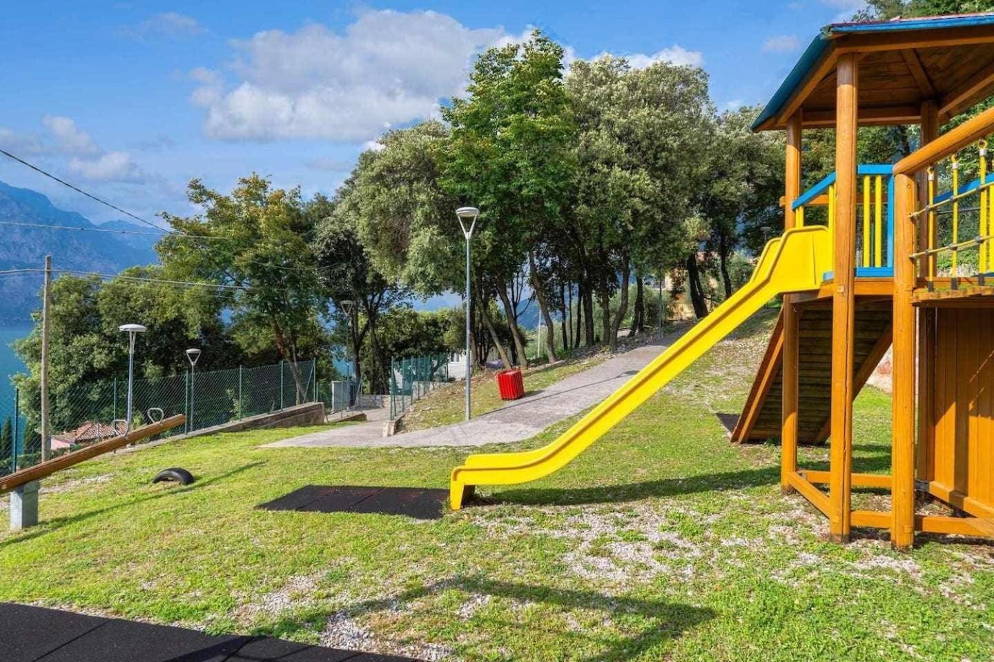 Finestra Sul Lago Malcesine Apt Riva Exterior photo