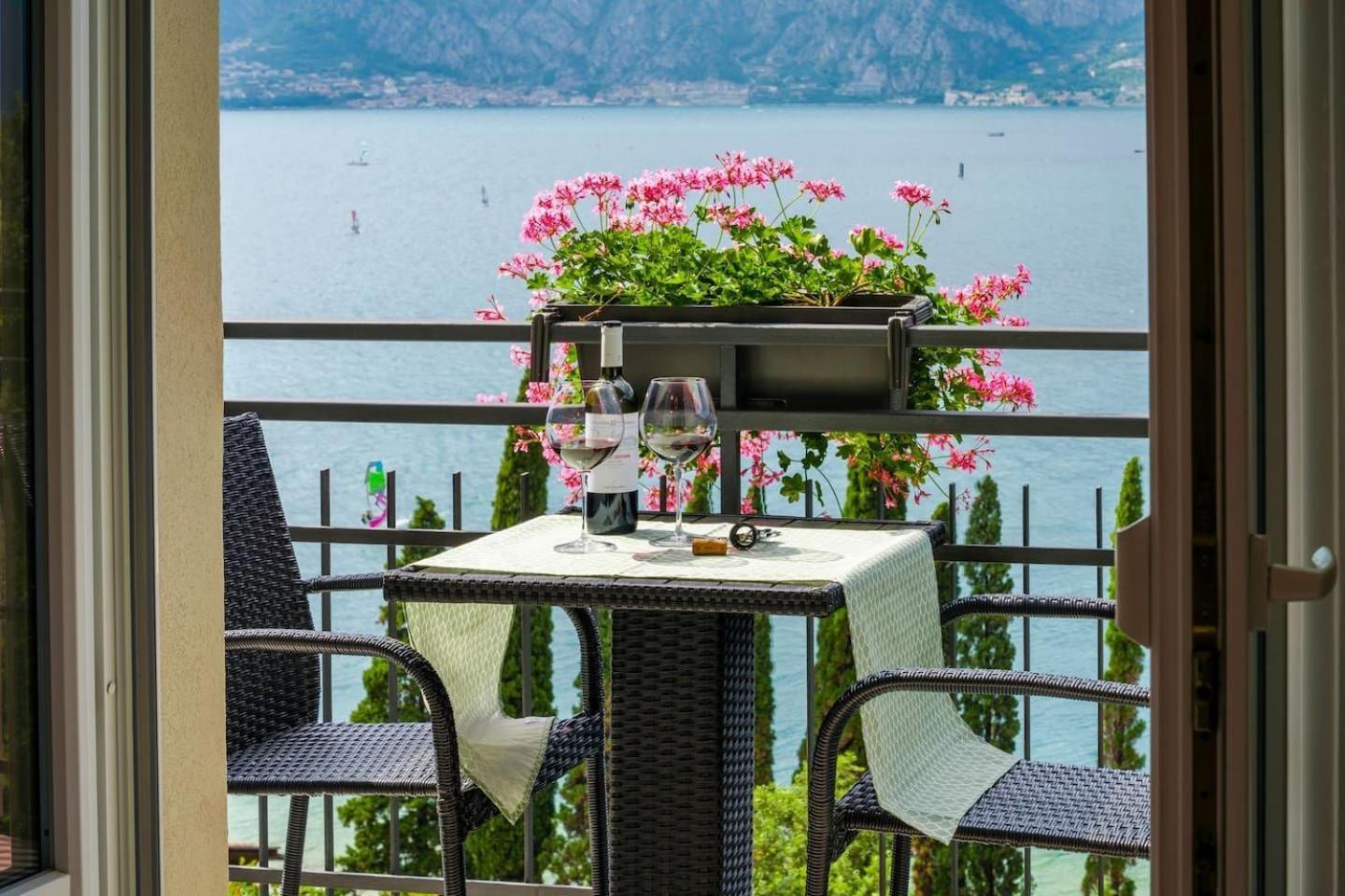 Finestra Sul Lago Malcesine Apt Riva Exterior photo